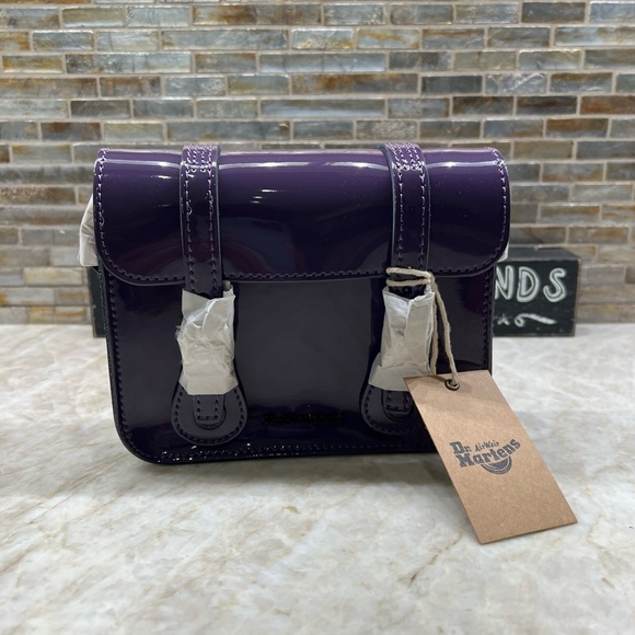 DR. MARTENS PATENT LEATHER CROSSBODY BAG
BLACKCURRANT - Picture 6 of 15